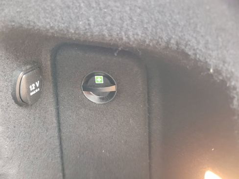 Used 2016 Mercedes-Benz E 350 4MATIC Sedan image 64