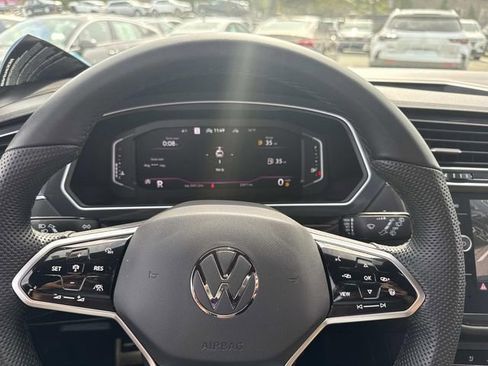 Used 2022 Volkswagen Tiguan SEL R-Line image 30