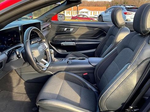 Used 2024 Ford Mustang Convertible image 10