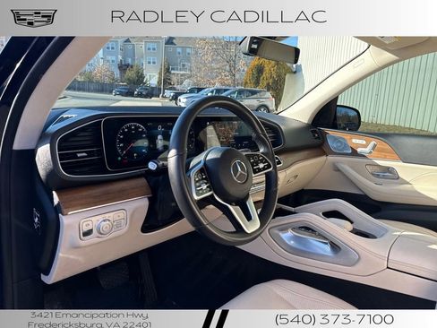 Used 2022 Mercedes-Benz GLE 350 4MATIC w/ AMG Line Exterior image 5