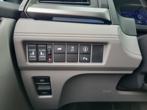 Used 2024 Honda Odyssey Touring image 30
