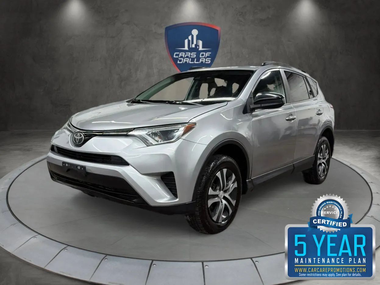 Used 2017 Toyota RAV4 LE FWD image 1