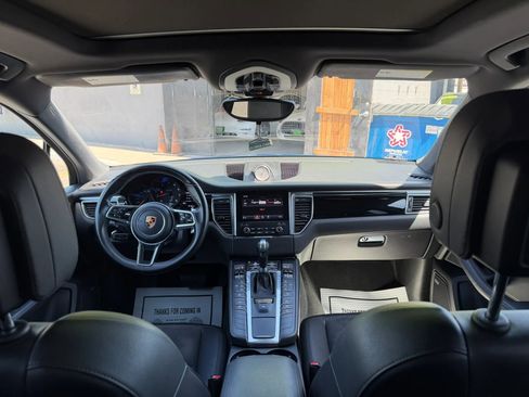 Used 2018 Porsche Macan Sport Edition image 21