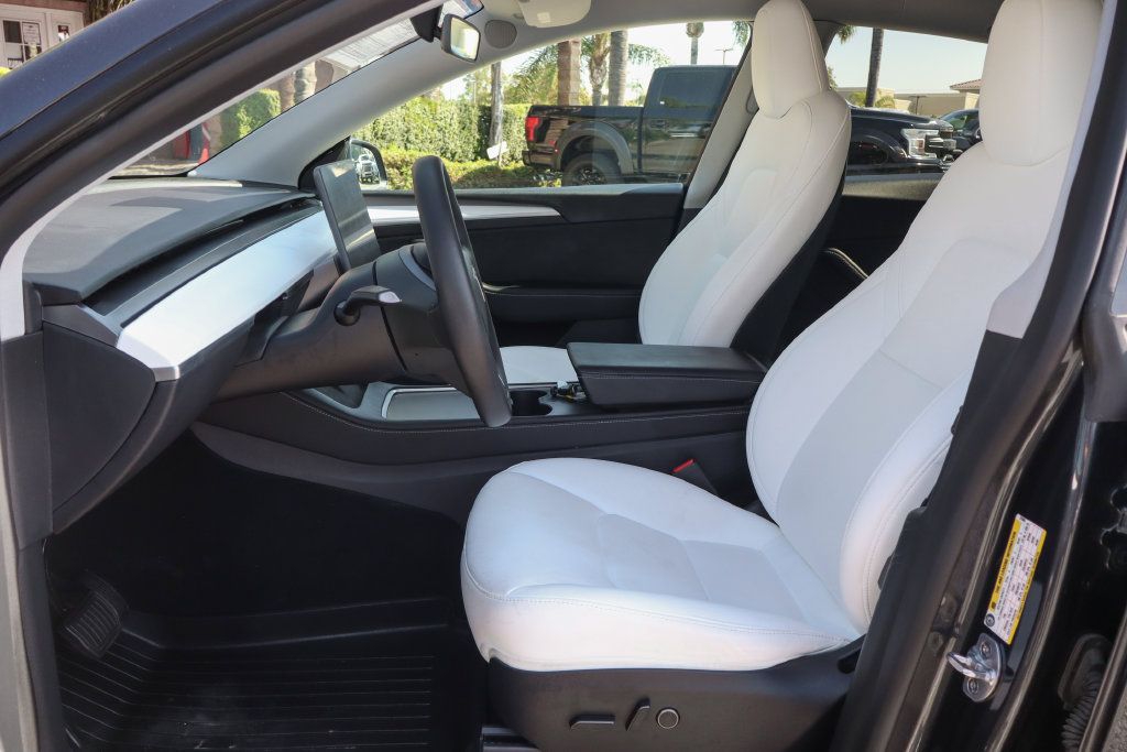 Used 2025 Tesla Model Y Long Range RWD image 15