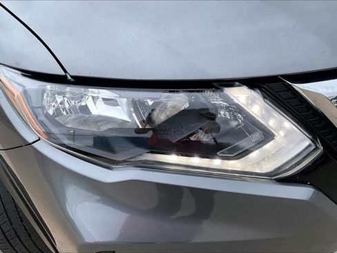 Used 2019 Nissan Rogue S FWD image 25
