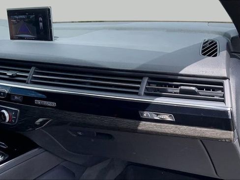 Used 2018 Audi Q7 3.0T Prestige AWD/4WD image 16