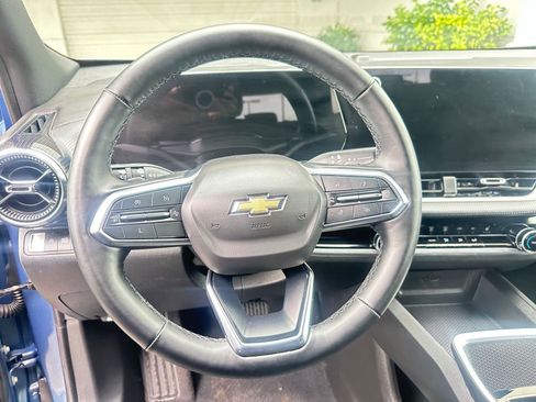 Used 2025 Chevrolet Equinox LT image 28