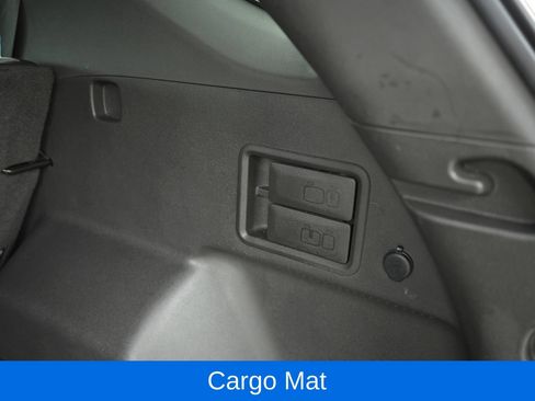 Used 2019 Chevrolet Equinox LT w/ Driver Convenience Package FWD image 39