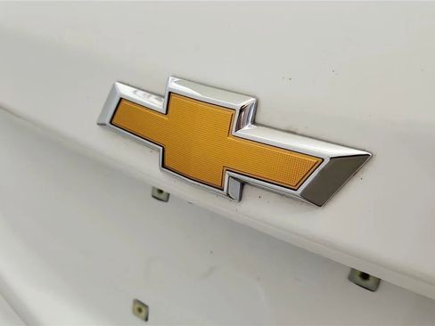 Used 2024 Chevrolet Equinox LS FWD image 16