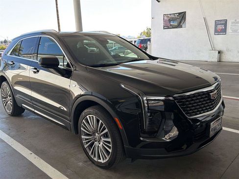 Used 2024 Cadillac XT4 Premium Luxury w/ Technology Package AWD/4WD image 2