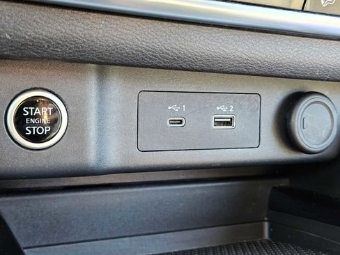 Used 2023 Nissan Rogue SV image 34