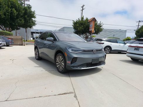 Used 2023 Volkswagen ID.4 Pro S Plus AWD/4WD image 2