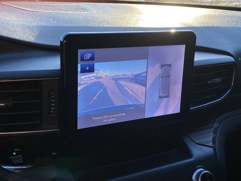 Used 2020 Ford Explorer Limited w/ Class III Trailer Tow Package image 16