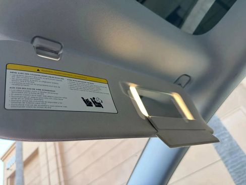 Used 2023 Tesla Model 3 Standard Range image 73