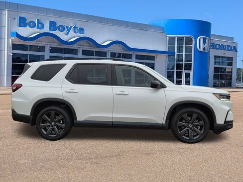 Used 2025 Honda Pilot Sport image 4