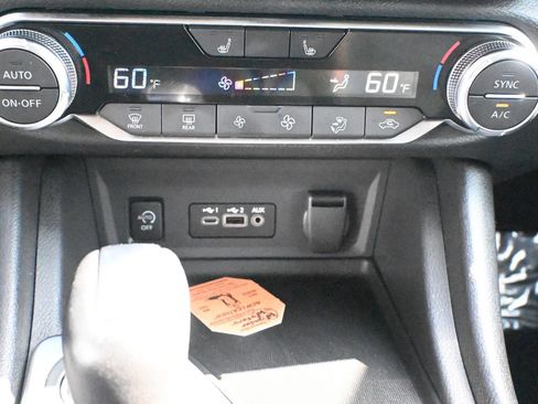 Used 2025 Nissan Sentra SR FWD image 18