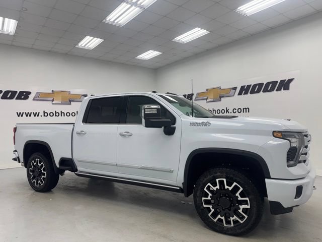 New 2026 Chevrolet Silverado 2500 High Country w/ High Country Premium Package AWD/4WD image 3