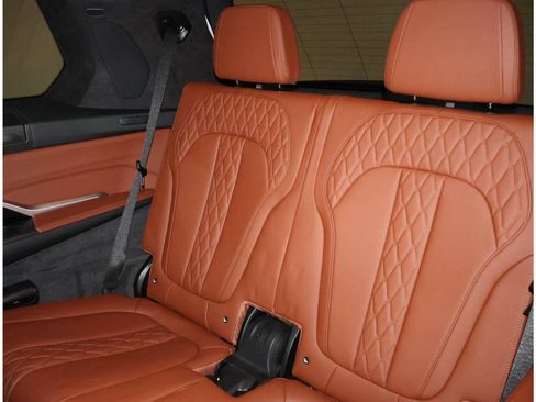 Used 2025 BMW X7 M60i w/ Executive Package AWD/4WD image 19