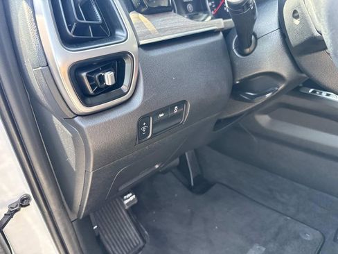 Used 2023 Kia Sorento S w/ Panoramic Sunroof Package AWD/4WD image 23