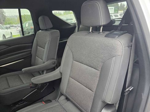 Used 2024 Chevrolet Traverse LT image 18