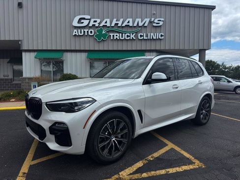 Used 2021 BMW X5 xDrive40i w/ M Sport Package AWD/4WD image 2