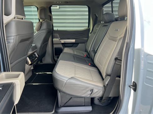 Used 2025 Ford F450 Platinum w/ Platinum Plus Package image 27