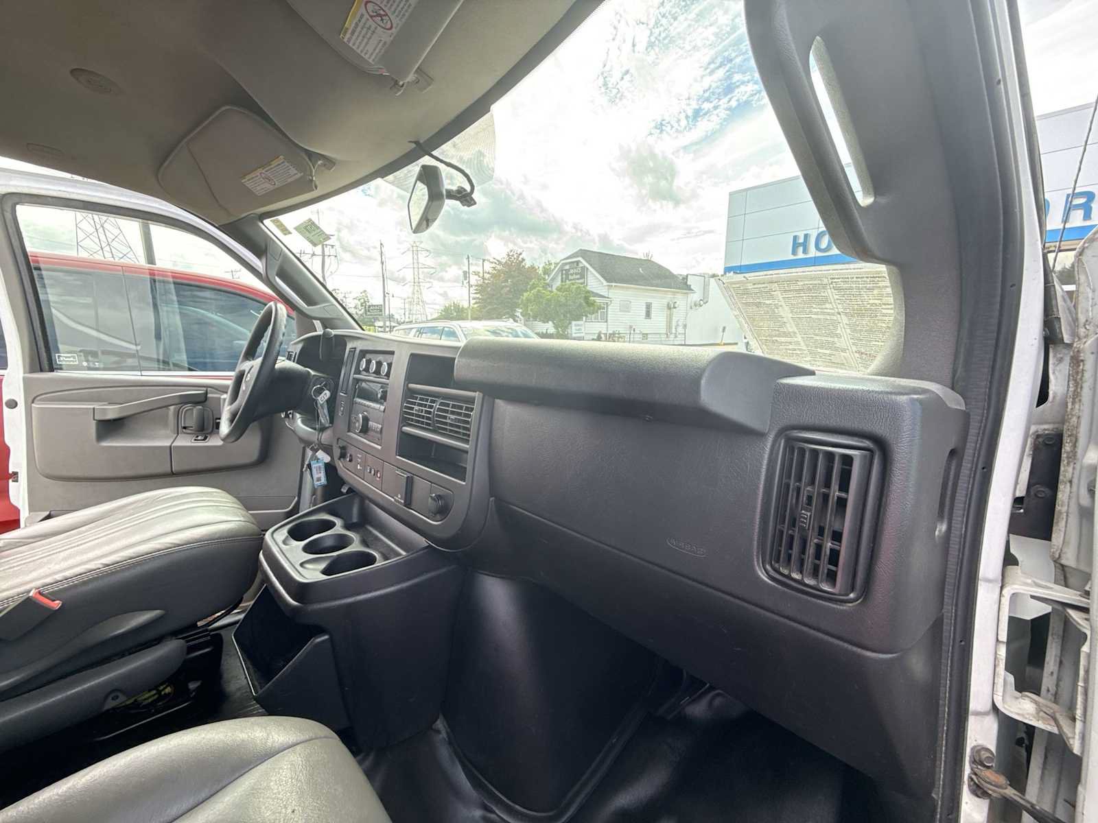 Used 2019 Chevrolet Express 2500 w/ Driver Convenience Package RWD image 23
