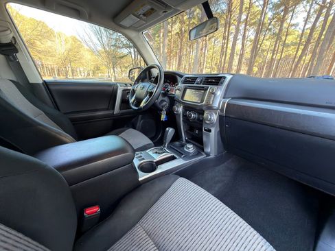 Used 2018 Toyota 4Runner SR5 image 18