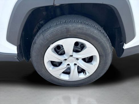 Certified 2025 Toyota RAV4 LE FWD image 40