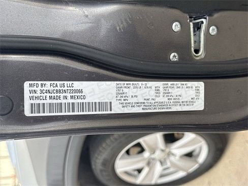 Used 2022 Jeep Compass Latitude image 33