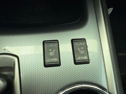 Used 2017 Nissan Pathfinder SL image 26