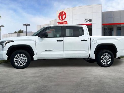Certified 2025 Toyota Tundra SR5 AWD/4WD image 9