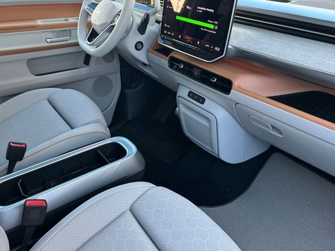 New 2025 Volkswagen ID. Buzz 1st Edition image 15