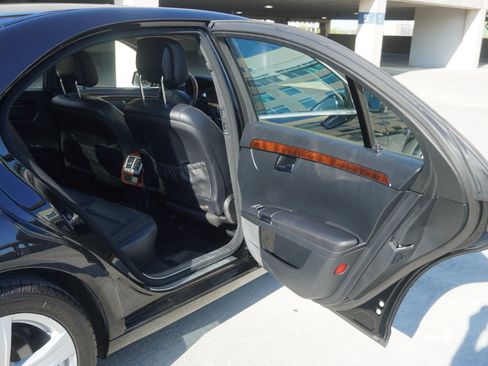 Used 2010 Mercedes-Benz S 550 4MATIC image 29