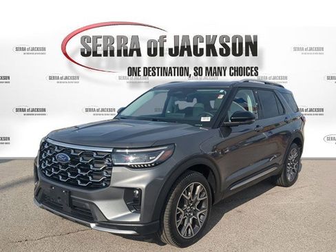 Used 2025 Ford Explorer Platinum w/ Ultimate Package image 5