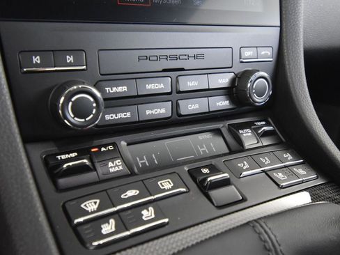 Certified 2025 Porsche 718 Cayman RWD image 31