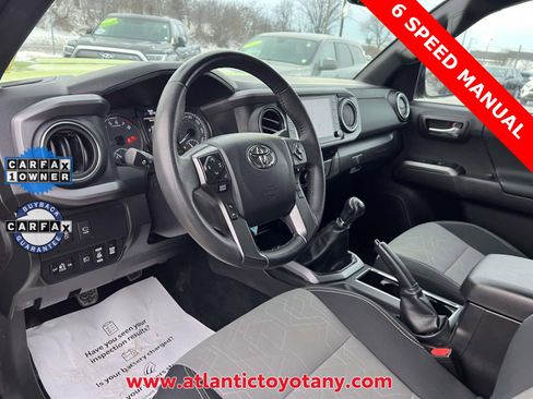 Used 2023 Toyota Tacoma TRD Sport image 11