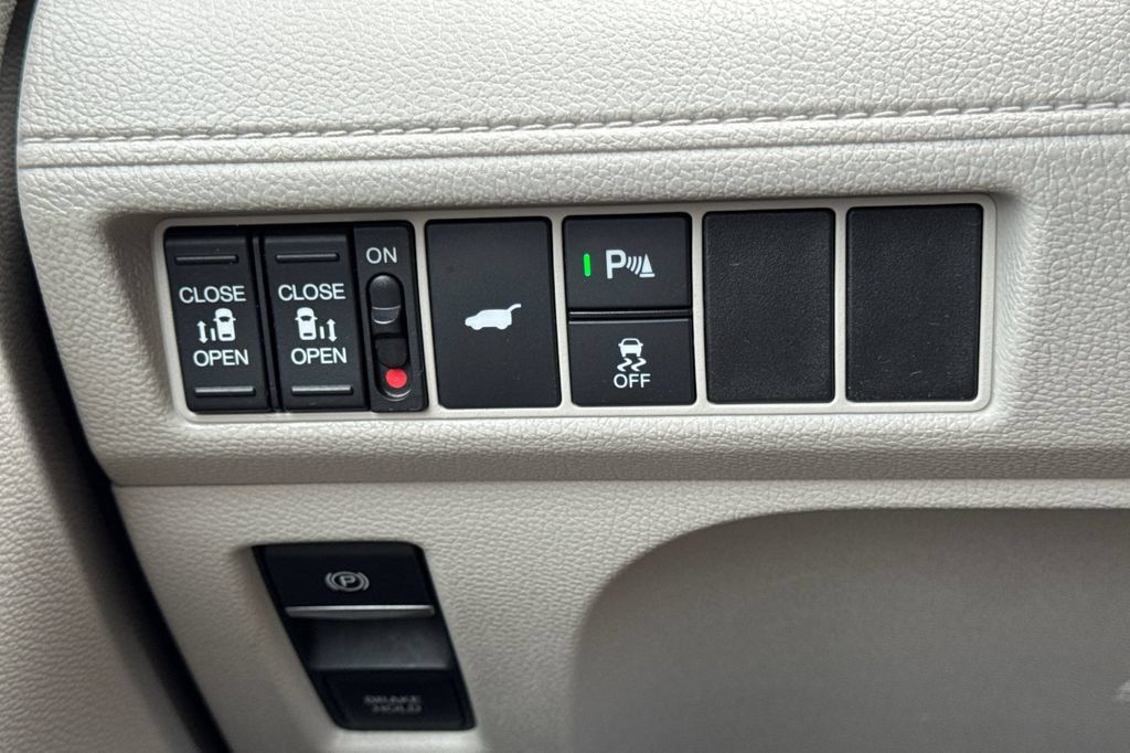 Certified 2025 Honda Odyssey Touring image 36