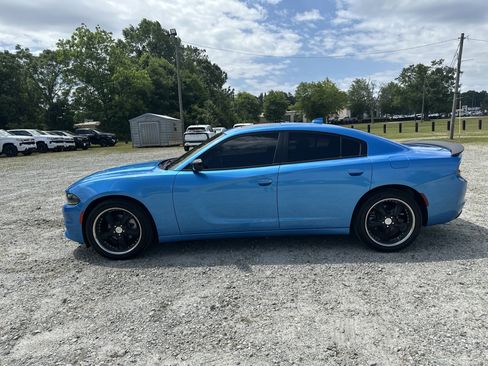Used 2023 Dodge Charger SXT w/ Cold Weather Package RWD image 8