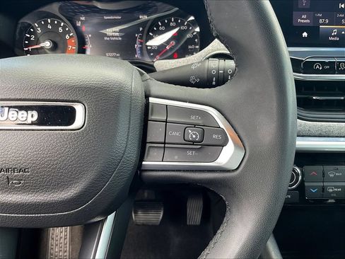 Used 2024 Jeep Compass Latitude AWD/4WD image 13