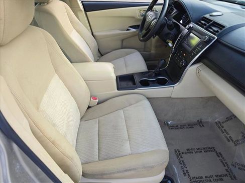 Used 2017 Toyota Camry LE FWD image 18