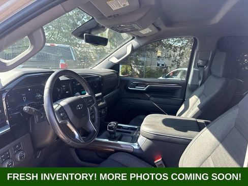 Used 2023 Chevrolet Silverado 1500 LT Trail Boss w/ LPO, Dark Essentials Package AWD/4WD image 8