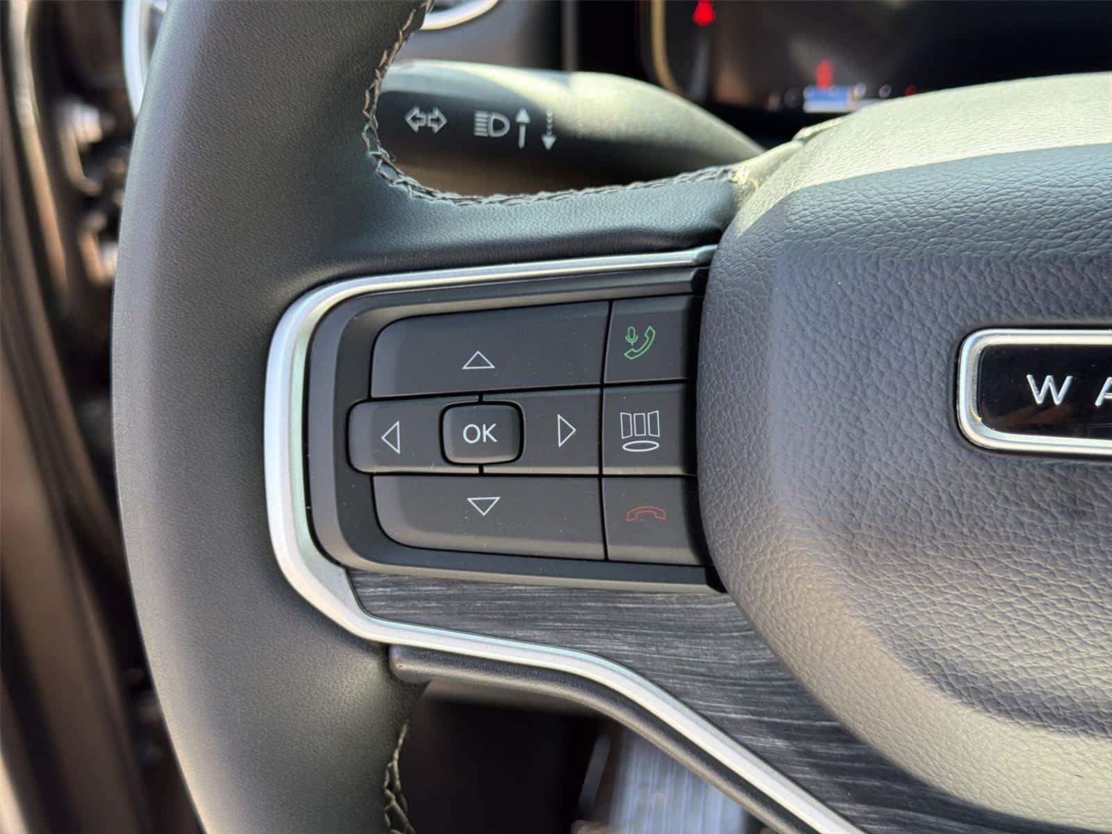 Used 2024 Jeep Wagoneer Series III AWD/4WD image 34