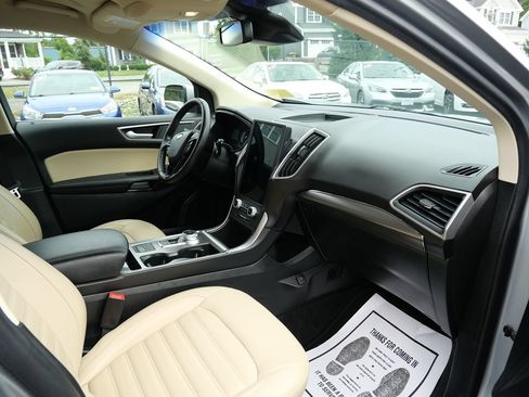 Used 2022 Ford Edge SEL AWD/4WD image 14