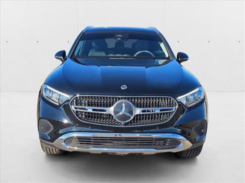 Used 2025 Mercedes-Benz GLC 350e GLC 350e image 2