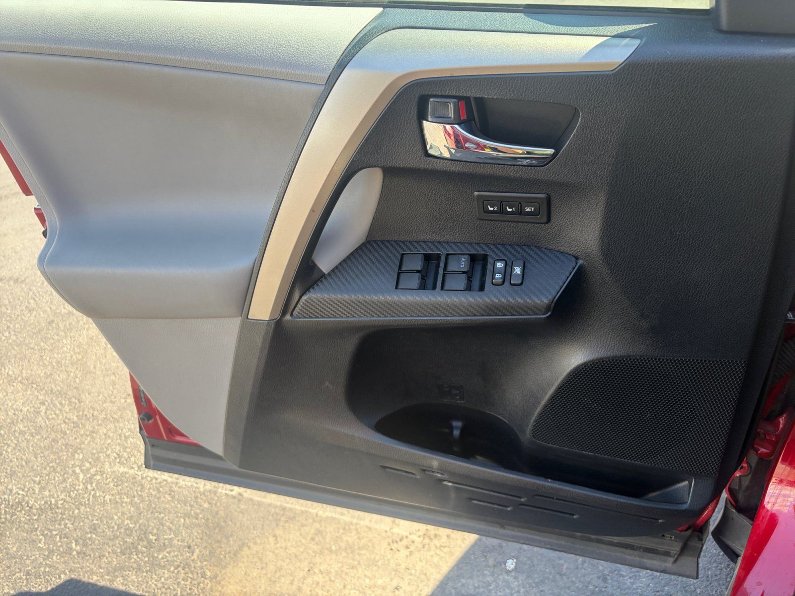 Used 2013 Toyota RAV4 Limited AWD/4WD image 14