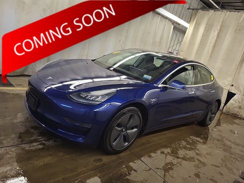 Used 2020 Tesla Model 3 Standard Range Plus image 1