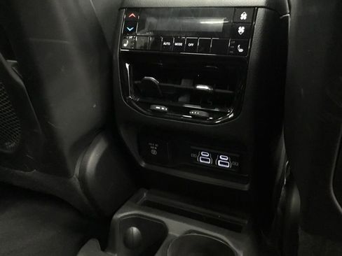 Used 2022 Jeep Grand Cherokee L Limited w/ Luxury Tech Group II AWD/4WD image 23