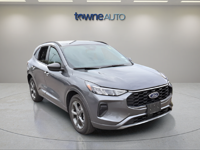 Used 2023 Ford Escape ST-Line w/ Tech Pack #1 AWD/4WD image 7