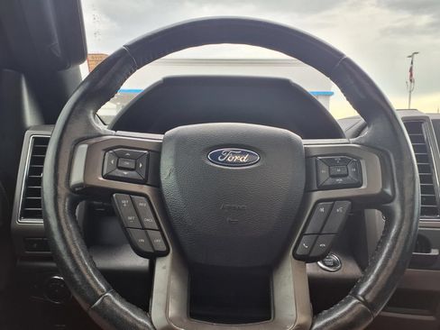 Used 2020 Ford Expedition XLT w/ Equipment Group 202A RWD image 21